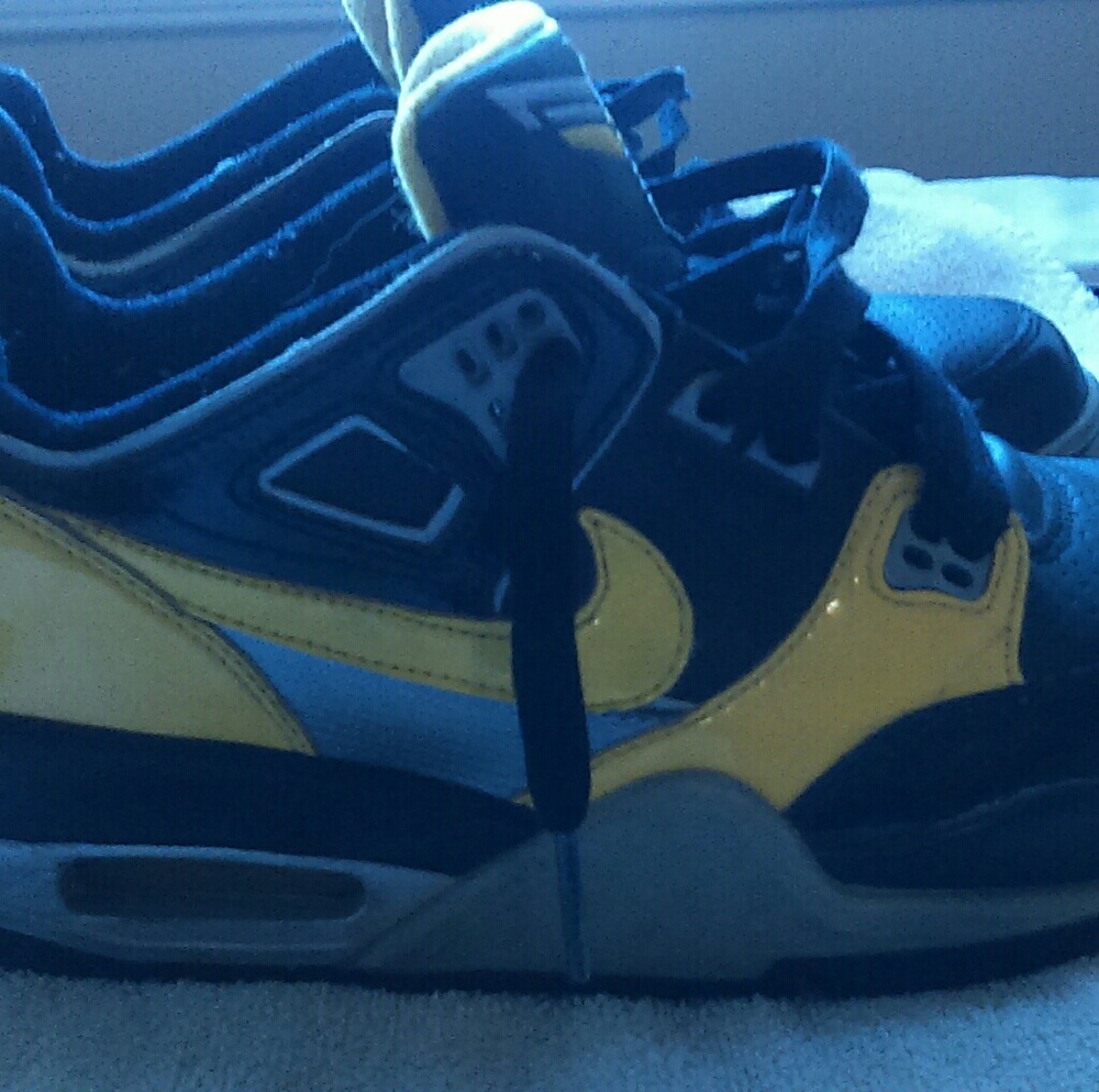Nike Air (Yellow and Black bumble bees)